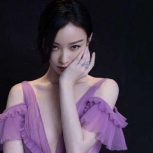 <b>时尚优等生都在穿 种草宋茜刘亦菲的显白神仙色</b>