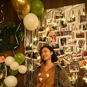 <b>倪妮发布写真纪念出道十周年 暖心笑容俏皮可爱</b>