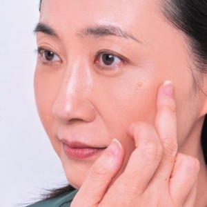 如何看起来更年轻？用化
