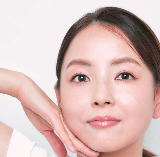 法令纹、木偶纹和下颌线，如何对付显老的三条纹？