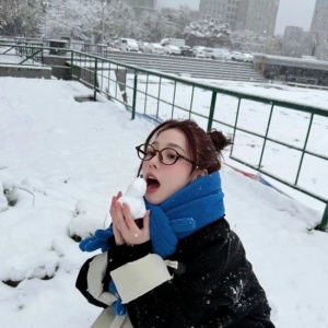 除了UGG，冬日的时髦精还能穿什么又保暖又特别