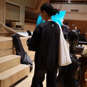 在充满随机的异国生活里